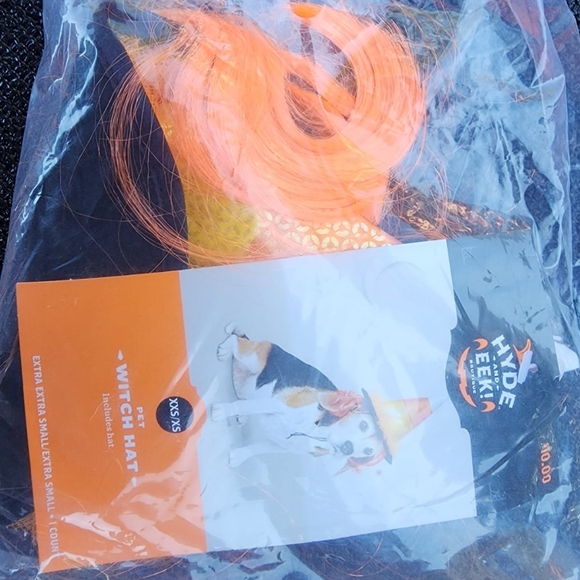 Hide and eek dog costume witches hat - Picture 6 of 6